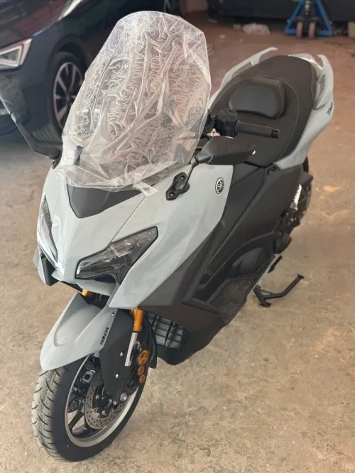 YAMAHA TMAX 2025