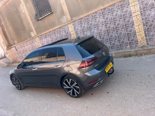 Volkswagen Golf 7 2018 Carat