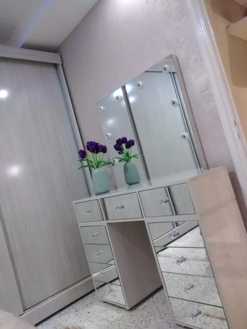 Coiffeuse miroirs table de nuit miroirs كوافوز ميروار مرايا  