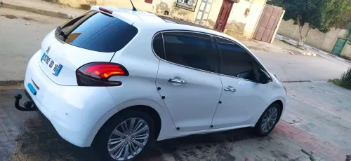 Peugeot 208 2017 Access Facelift