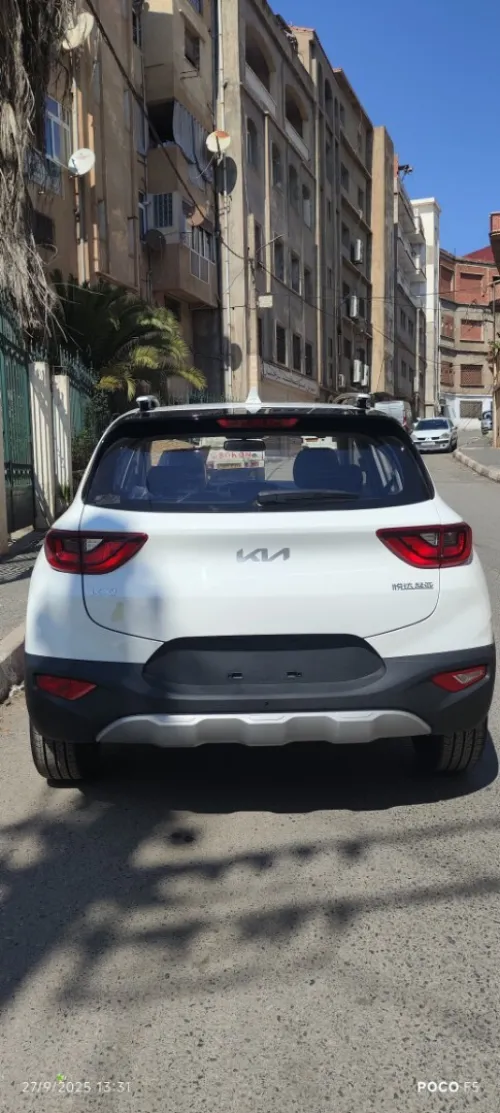 Kia KX1 2025 Black roof
