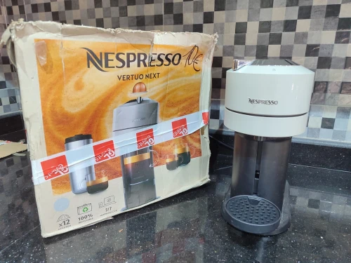 Machine à Café Nespresso Vertuo Next (Blanche)