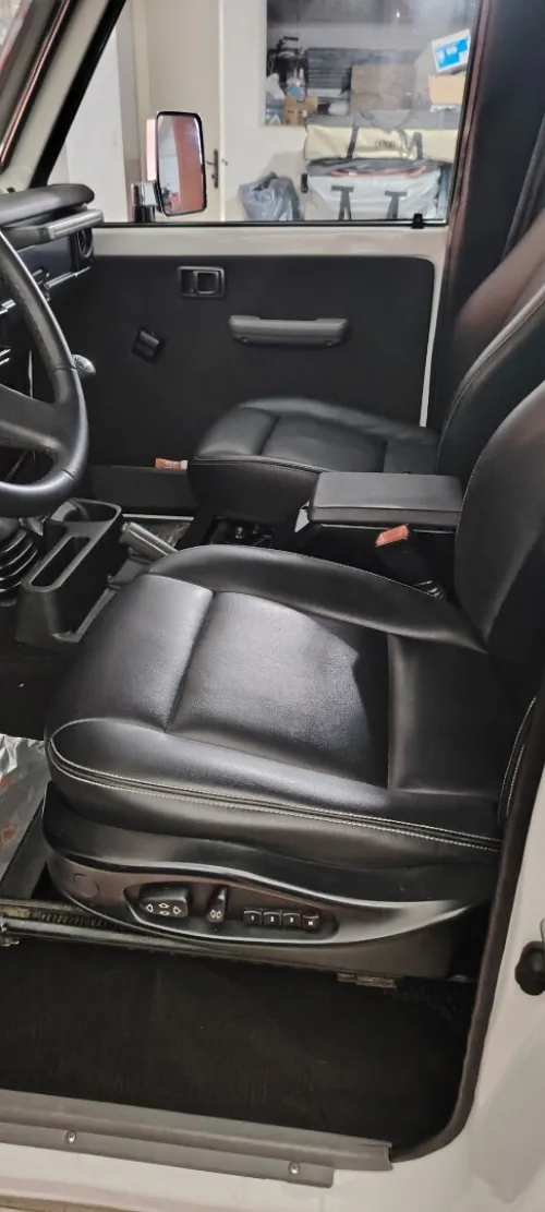Toyota Land Cruiser 1993 Court