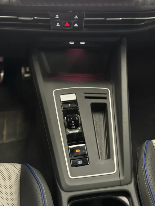 Volkswagen Golf 8 2025 R-Line
