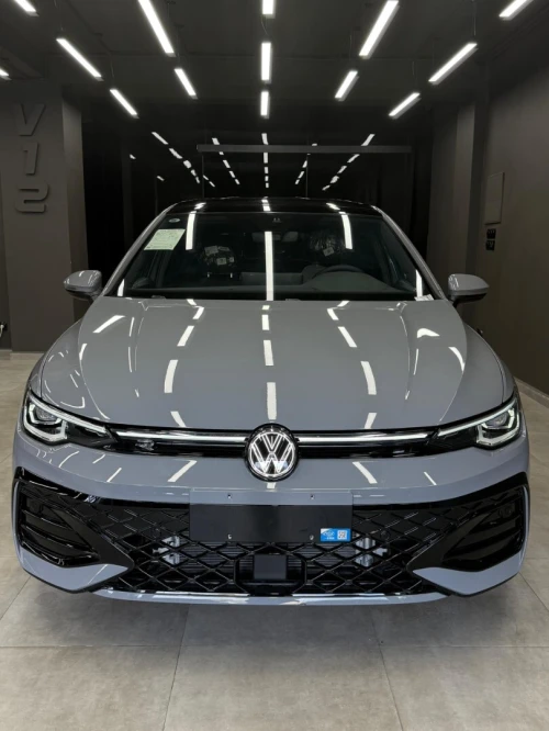 Volkswagen Golf 8 2025 R-Line