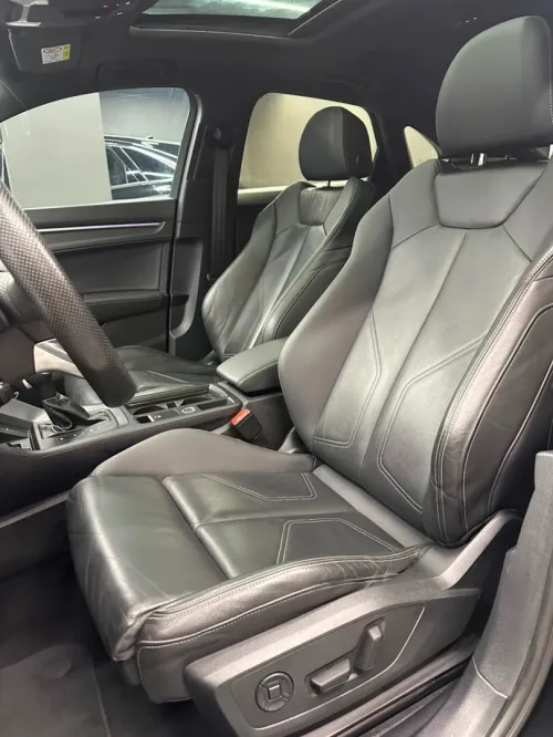 Audi Q3 2023 S-LINE