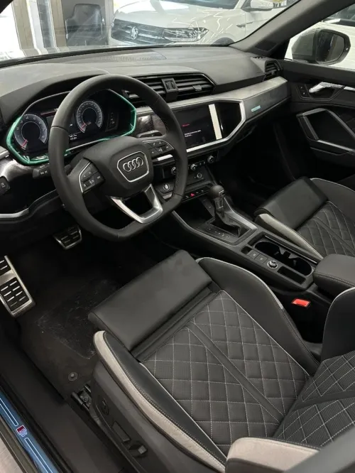 Audi Q3 2026 S-LINE