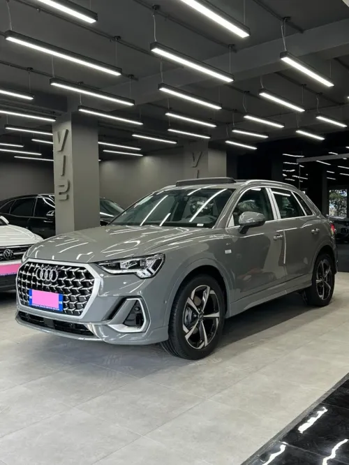 Audi Q3 2026 S-LINE