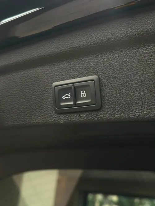 Audi Q3 2023 S-LINE