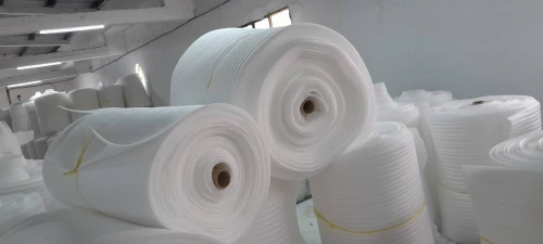 عازل حراري  للحضائر  و لبيوت تربية الدواجن و مستودعات المصانع 