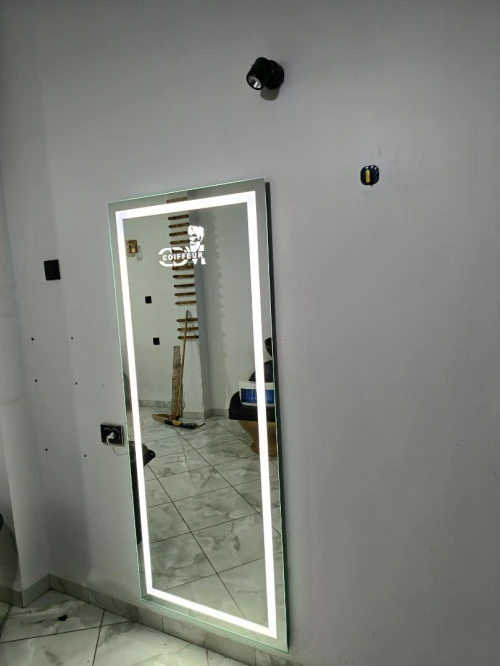Miroir led coiffeur homme