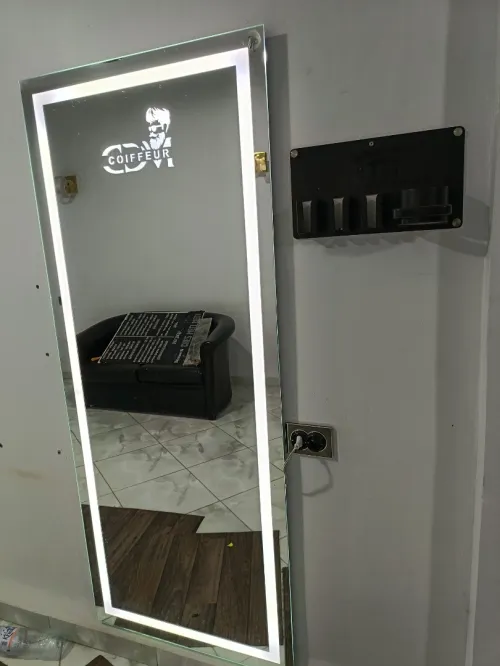 Miroir led coiffeur homme