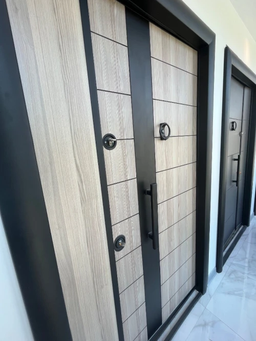 Des portes extérieur 