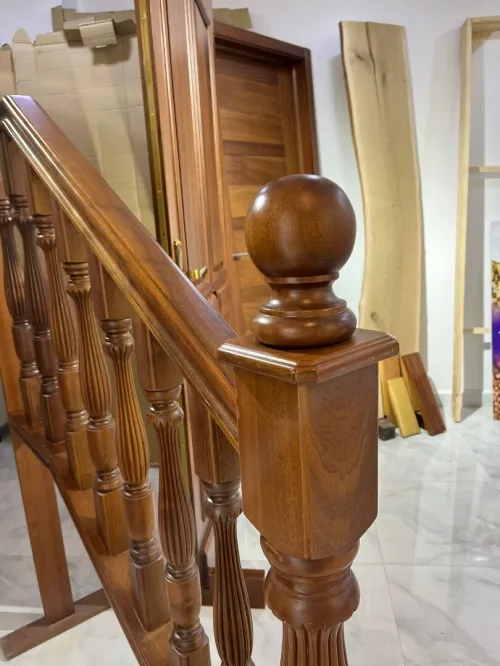 Des portes intérieur et extérieur bois (rouge ,Sapelli ,chêne)