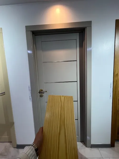 Des portes intérieur et extérieur bois (rouge ,Sapelli ,chêne)