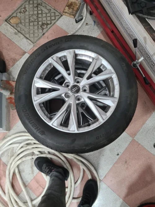 4 Pneus avec jantes Audi Q5 