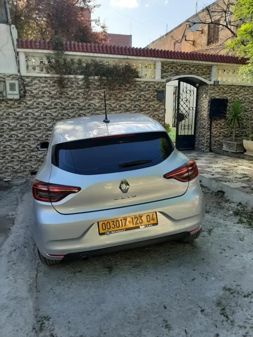 Renault Clio 5  2023 Authentic