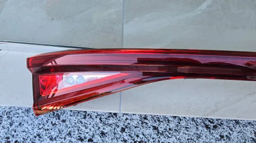Feux arrière central cupra leon 