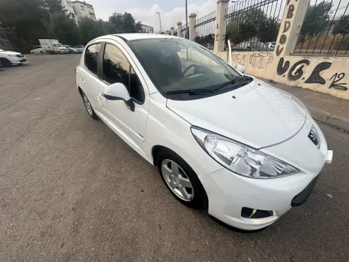 Peugeot 207 2012 Fennec