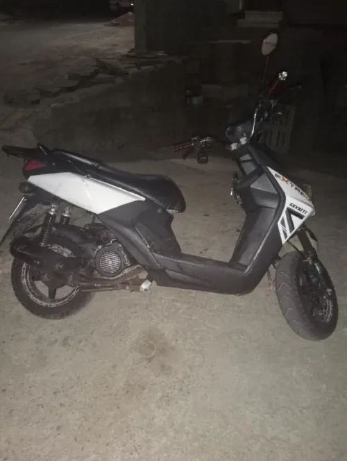 Givati e52 Moto 