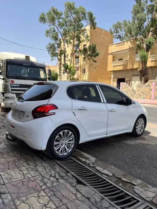 Peugeot 208 2015 Access Facelift
