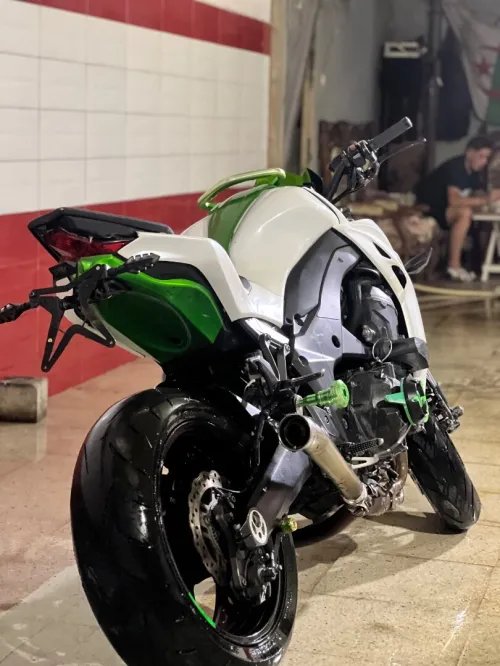Kawazaki Z1000 robo 2016