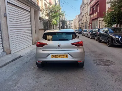 Renault Clio5 2022 Bisnis