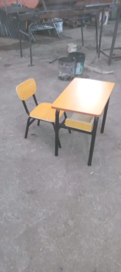 Fabrication Tables monoplaces
