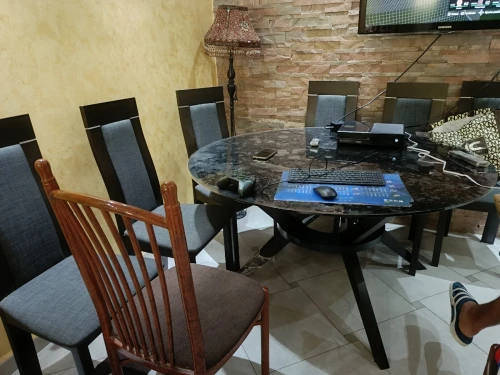 Table salle a manger en verre 