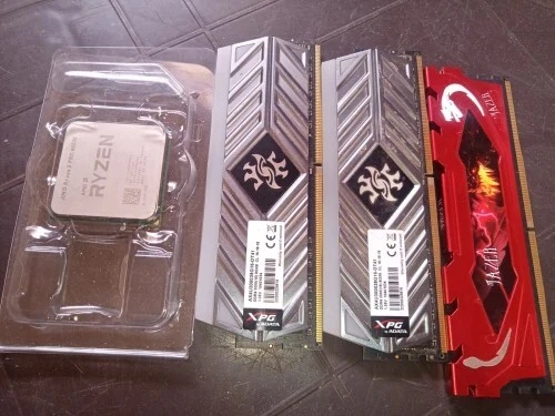 بيع معالج AMD RYZEN 5 4650G PRO  et AMD RYZEN 7 5700x 3d