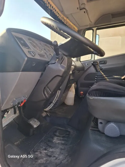 Nissan ATlEON 2006