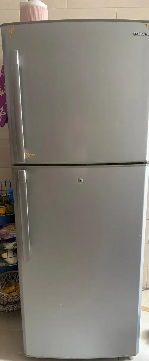 Réfrigérateur à double porte samsung 450lt (congélateur en haut et réfrigérateur en bas)