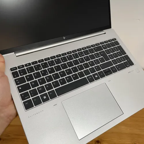 HP EliteBook 860 G11 | Ultra 7 155U, 16Go, 512Go SSD, 16" FHD