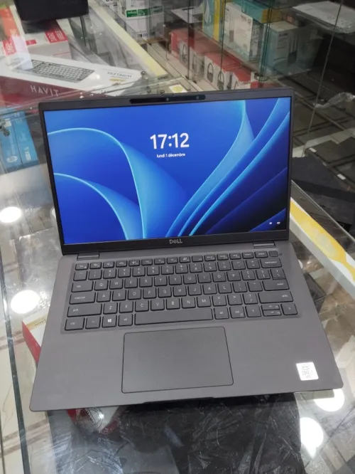 Dell latitude 5300 2in1 Tactile i5 8eme génération ram 8Go SSD 256Go Ecran 13.3" full HD ips