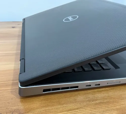 Dell Precision 7730 64Go RAM / Quadro P3200 6Go Workstation 17" Ultra Puissante