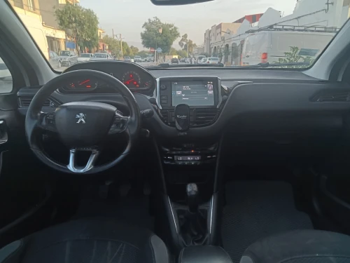 Peugeot 208 2015 Allure