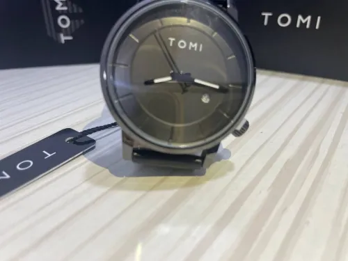 ساعة اليد رجالية من العلامة TOMI