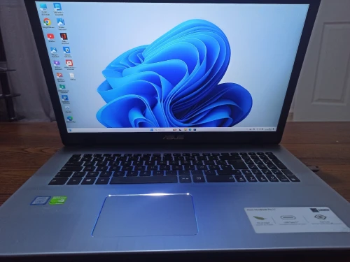 asus i7 8th 