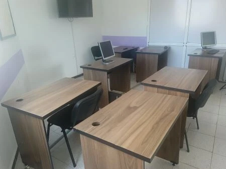 A vendre lot de tables bureaux