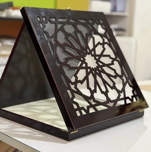 Coffret / Trophée en bois assiette pour VIP style arabesque
