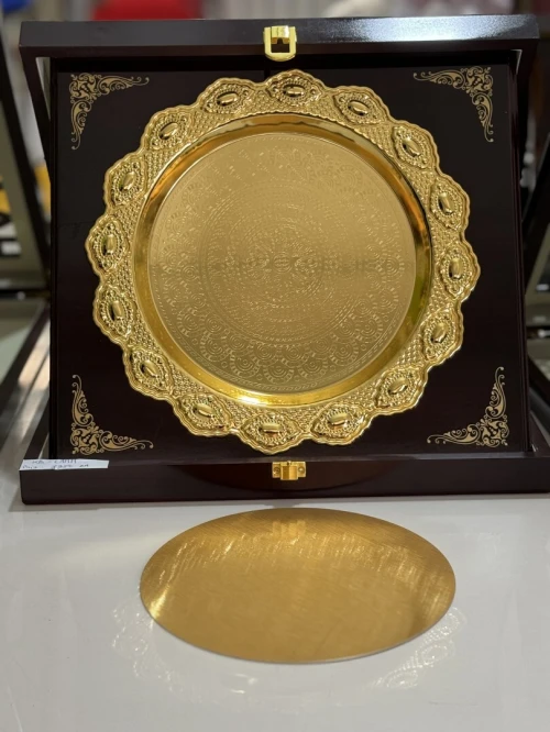 Coffret / Trophée en bois assiette pour VIP style arabesque