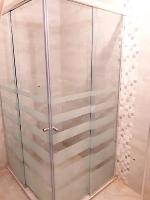 cabine de douche inox rompe escalier