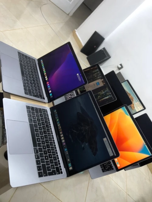 Mac book pro. 2017-18-19-20 Mac book Air 