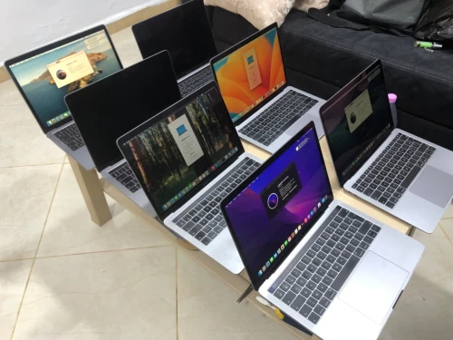 Mac book pro. 2017-18-19-20 Mac book Air 