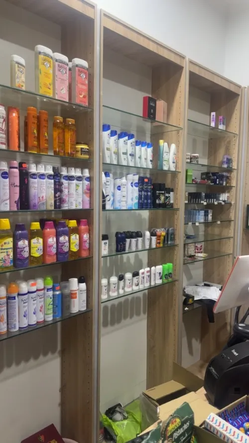 Meuble magasin cosmetique