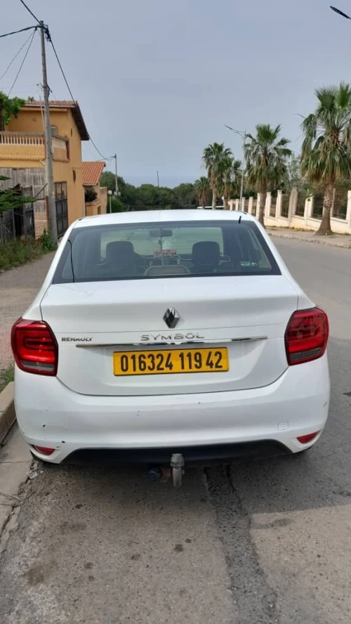 Renault Symbol 2019 white edition