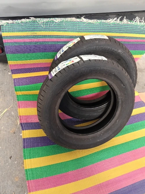 Pneu 145/70 R13
