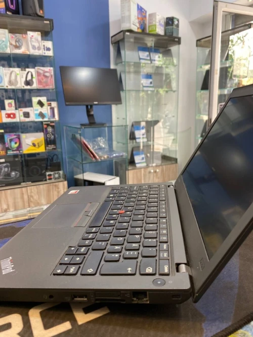 Lenovo ThinkPad A275  8GB RAM / SSD 128GB  Laptop rapide et fiable