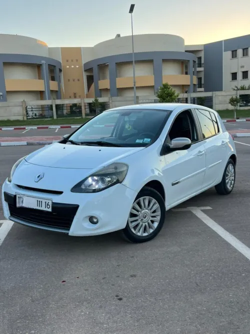 Renault Clio 3 2011 Night and Day