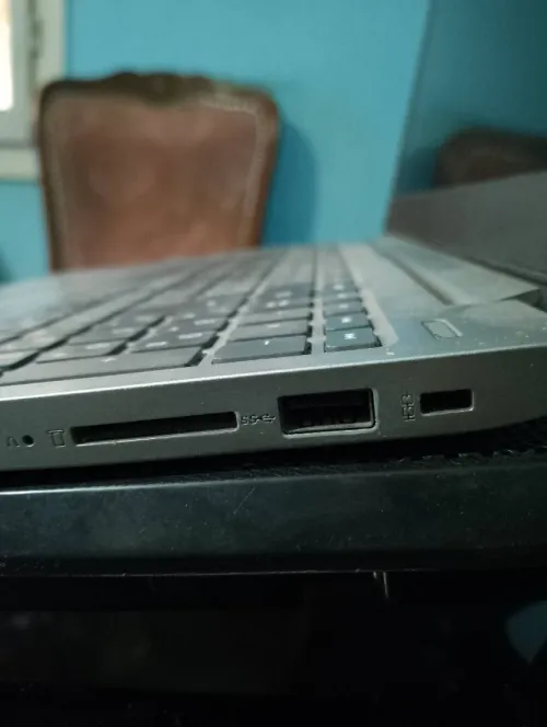 Lenovo ideapad 330s ram 20GB  i7 8550u 8th Gen disque 1TB-hdd-disque 512GB ssd/fih mosa3ada atoni soma